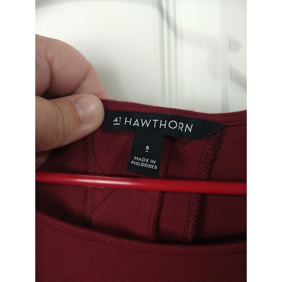 Hawthorn Woman S Knit Blouse Back Button Scalloped Design Red Pullover Casual - Picture 6 of 8